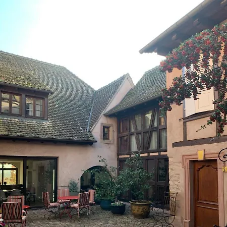 Frühstückspension La Tour Des Fees-spa